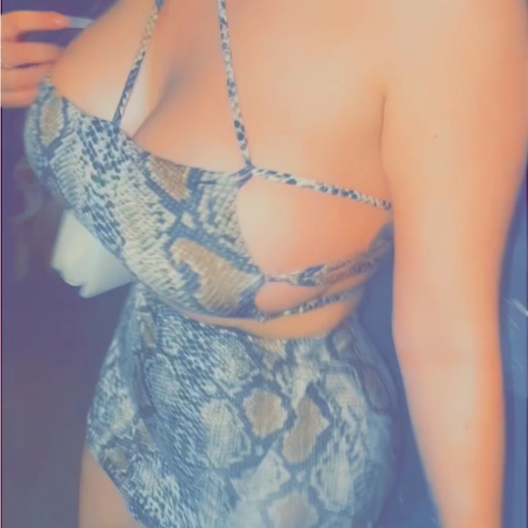 Snake print 2 piece - Picture 1 of 2